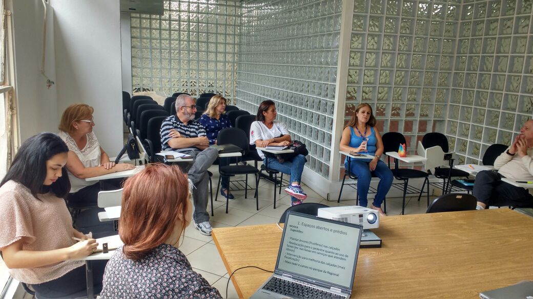 Reunião do projetodo Projeto Bairro Amigo do Idoso da Mooca e Brás, na prefeitura Regional da Mooca.