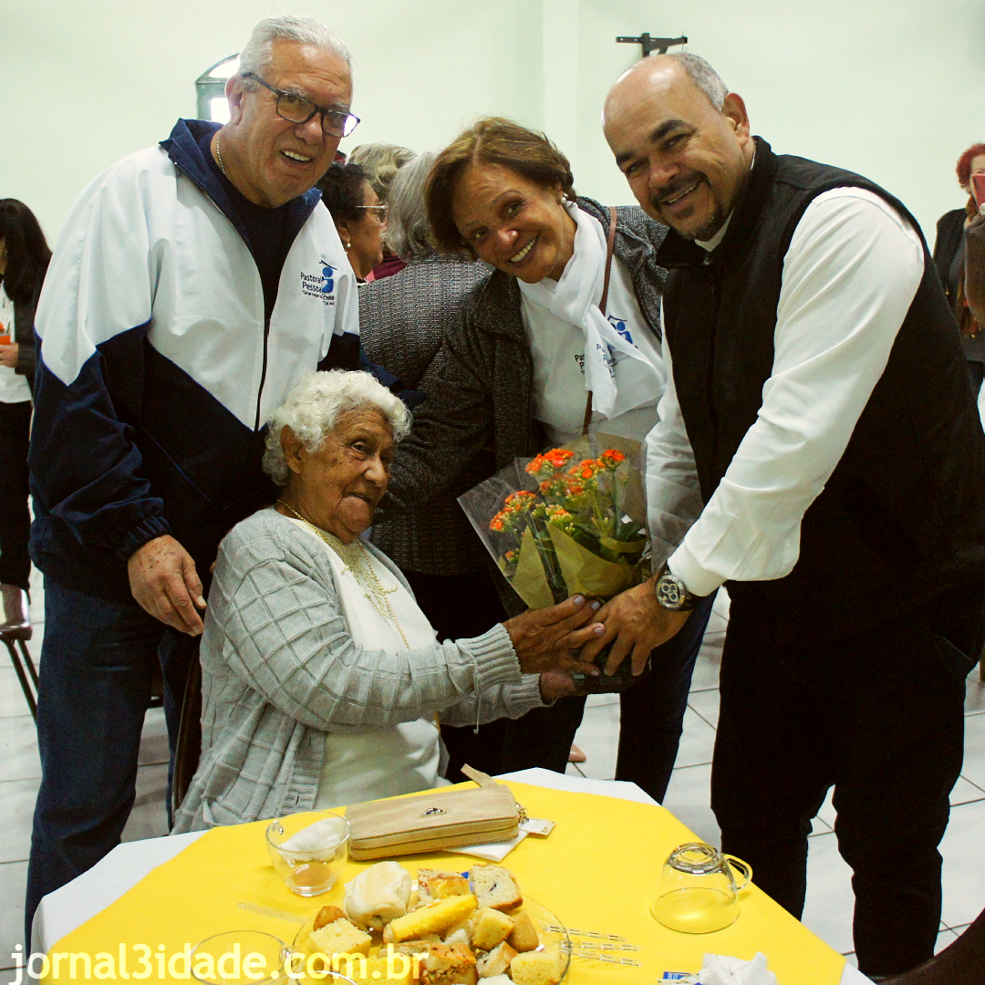 Chá dos Avós da Pastoral da Pessoa Idosa de Santana