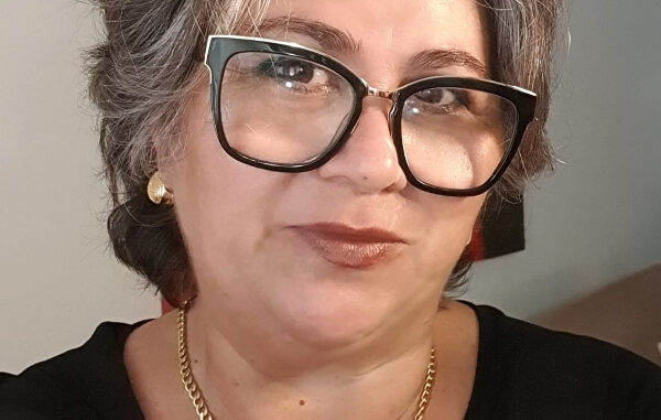 MARCELA CARINHATO ALMEIDA PRADO DE CASTRO VALENTE