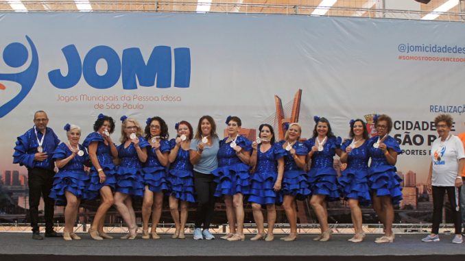 CEU Meninos vence na Coreografia